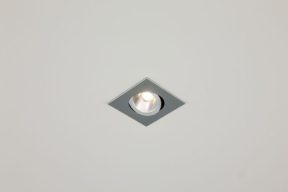 EVN Power-LED Leuchte Chrom matt schwenkbar viereckig 83x83x32mm 6W 3000K 620lm 21-40° IP20