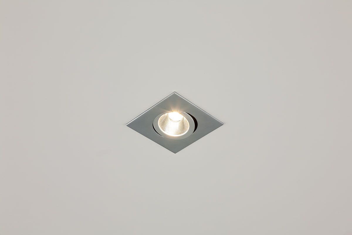 EVN Power-LED Leuchte Chrom schwenkbar viereckig 83x83x45mm 6W 3000K 528lm 21-40° 230V IP20