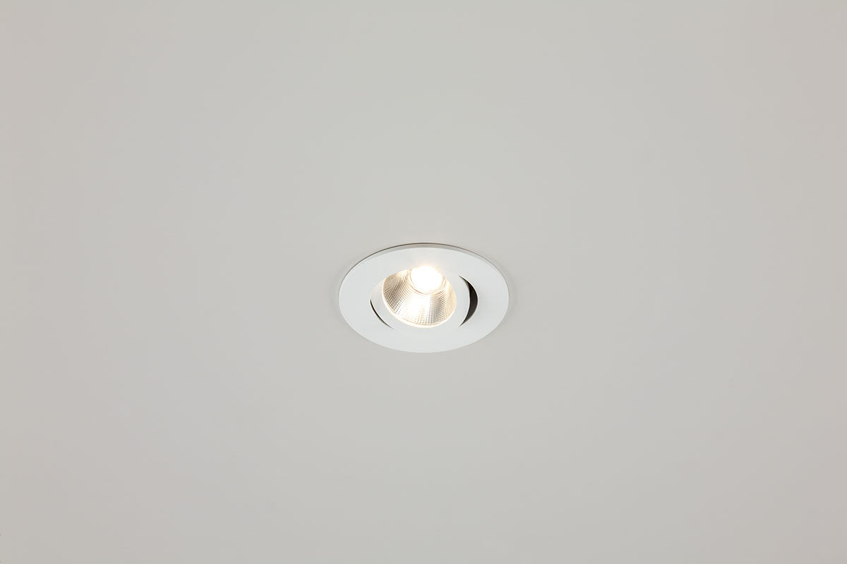 EVN Power-LED Leuchte weiß schwenkbar rund 83x35mm 3W 3000K 300lm 21-40° IP20