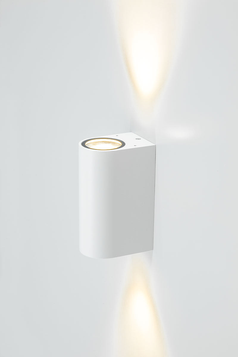 EVN 2-flammige Wandleuchte weiß halbrund 150x68x93mm 220-240V IP44