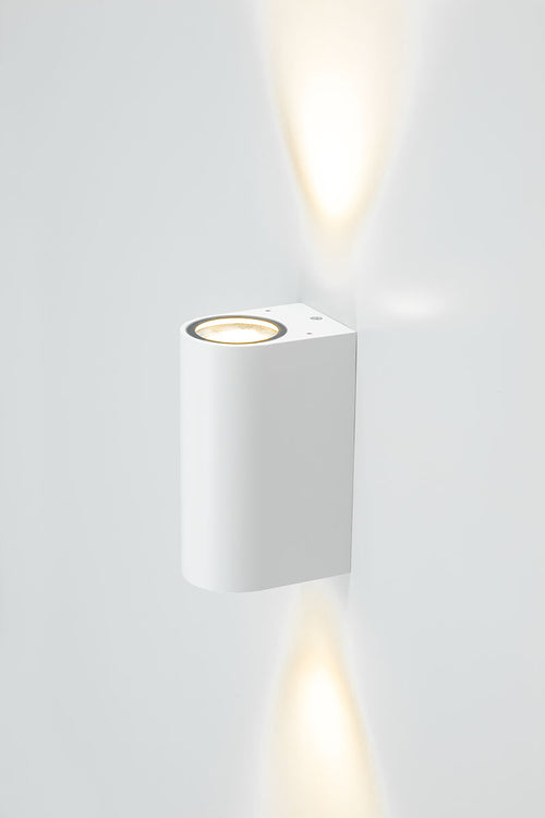 EVN 2-flammige Wandleuchte weiß halbrund 150x68x93mm 220-240V IP44