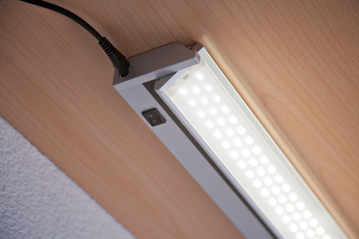 EVN LED Leuchte Silber schwenkbar rechteckig 577x85x35mm 10W 4000K 800lm 230V IP20