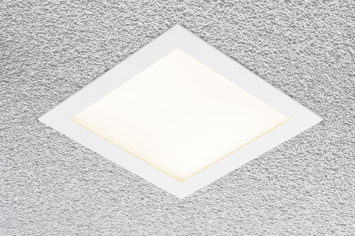 EVN LED Leuchte weiß viereckig 225x225x25mm 21W 3000K 1736lm >80° IP20