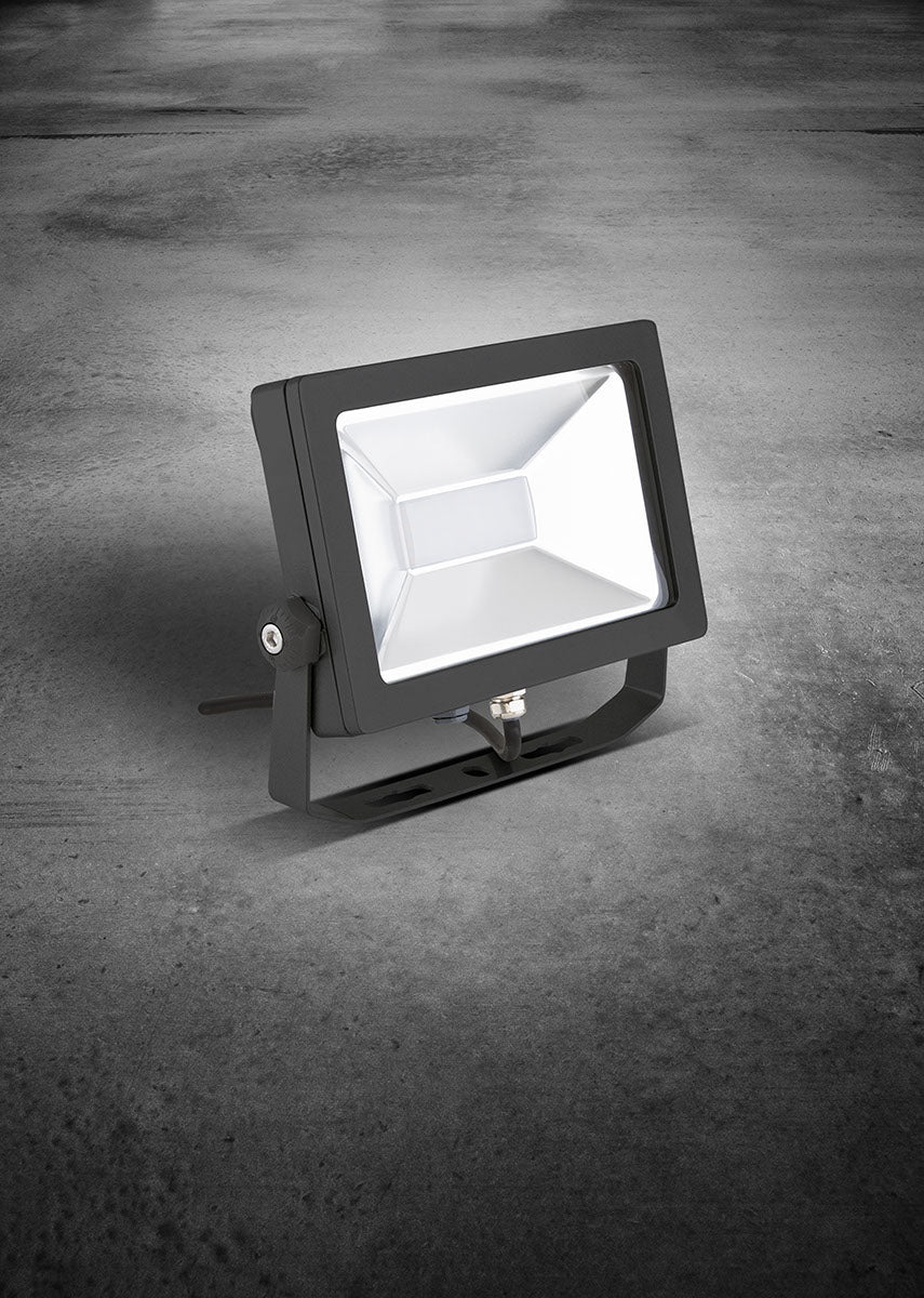 EVN LED Strahler schwarz schwenkbar rechteckig 326x40x248mm 50W 5700K 4318lm >80° 220-240V IP65