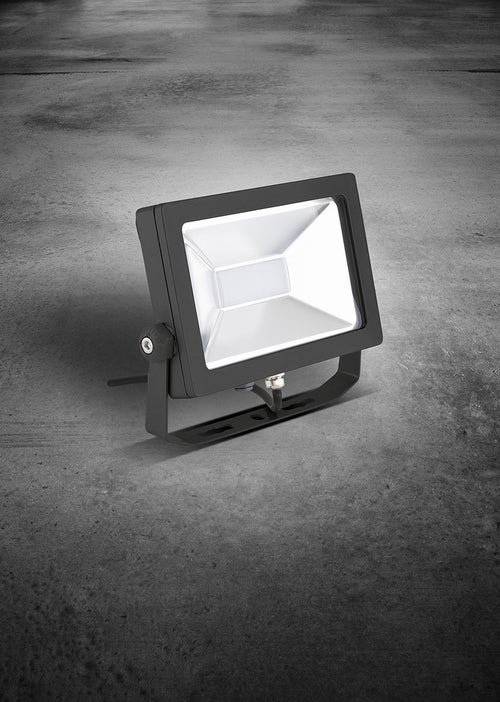 EVN LED Strahler schwarz schwenkbar rechteckig 326x40x248mm 50W 5700K 4318lm >80° 220-240V IP65