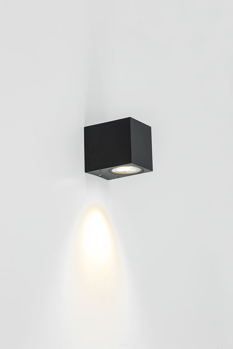 EVN 1-flammige Leuchte anthrazit rechteckig 80x68x93mm 220-240V IP44