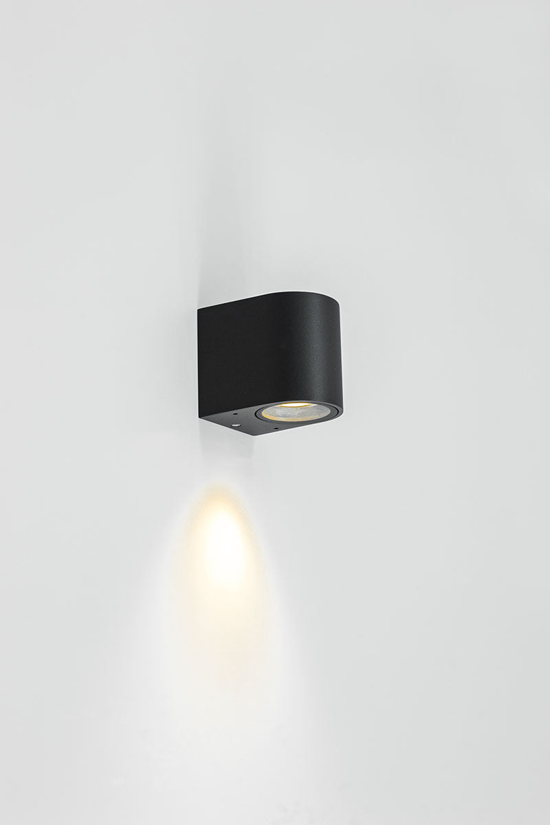 EVN 1-flammige Leuchte anthrazit halbrund 80x68x93mm 220-240V IP44