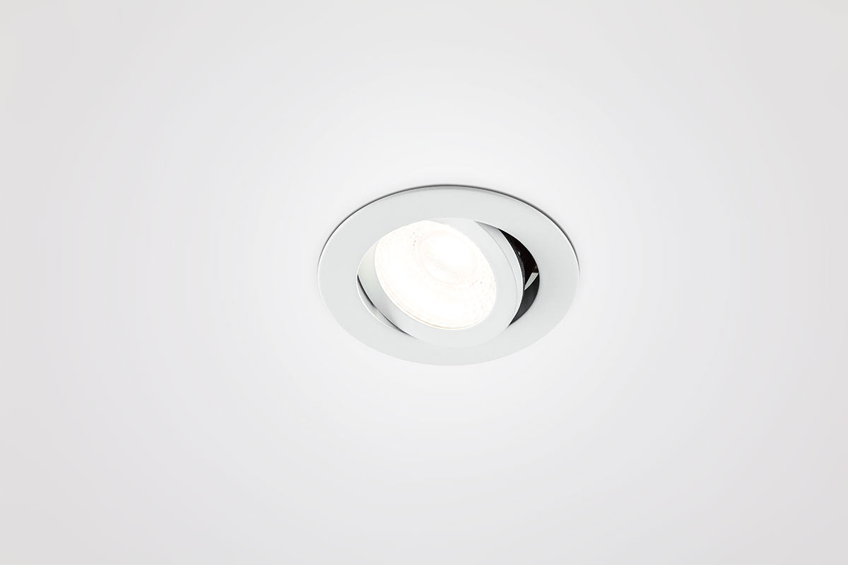 EVN LED Downlight weiß schwenkbar rund 80x32mm 8W 3000K 869lm 21-40° 200-240V IP65