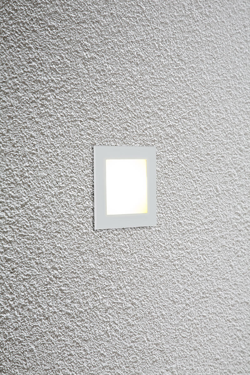 EVN LED Leuchte weiß viereckig 90x90x41mm 2,2W 3000K 150lm 100-240V IP20