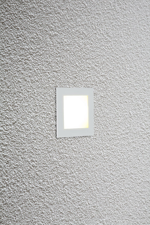EVN LED Leuchte weiß viereckig 90x90x41mm 2,2W 3000K 150lm 100-240V IP20