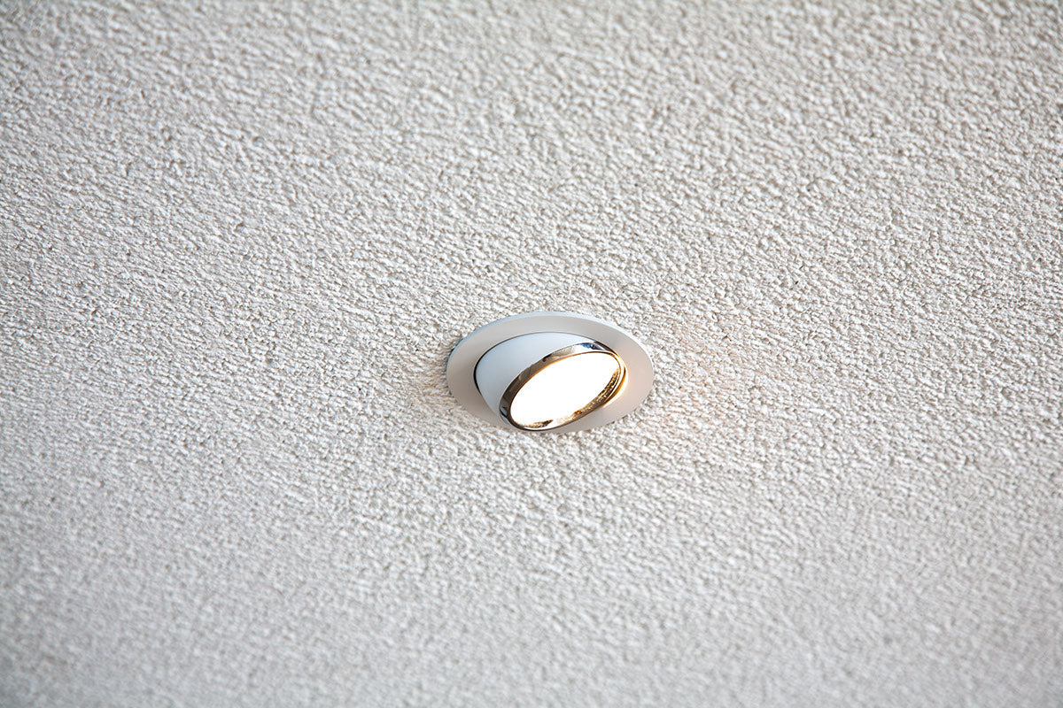 EVN LED Leuchte weiß schwenkbar rund 80x50mm 8W 2700K 600lm 21-40° 230V IP20