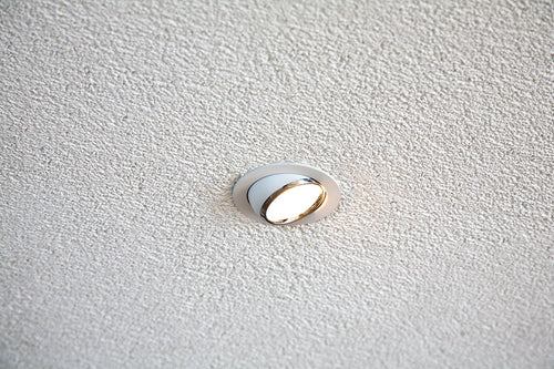 EVN LED Leuchte weiß schwenkbar rund 80x50mm 8W 2700K 600lm 21-40° 230V IP20