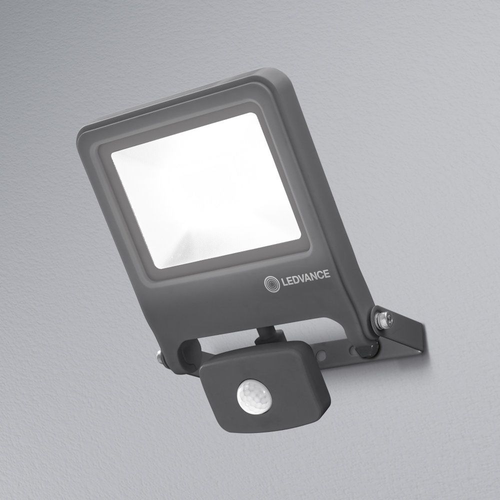 LEDVANCE LED Außenstrahler Endura Flood Sensor 30W/3000K IP44 2400lm dunkelgrau