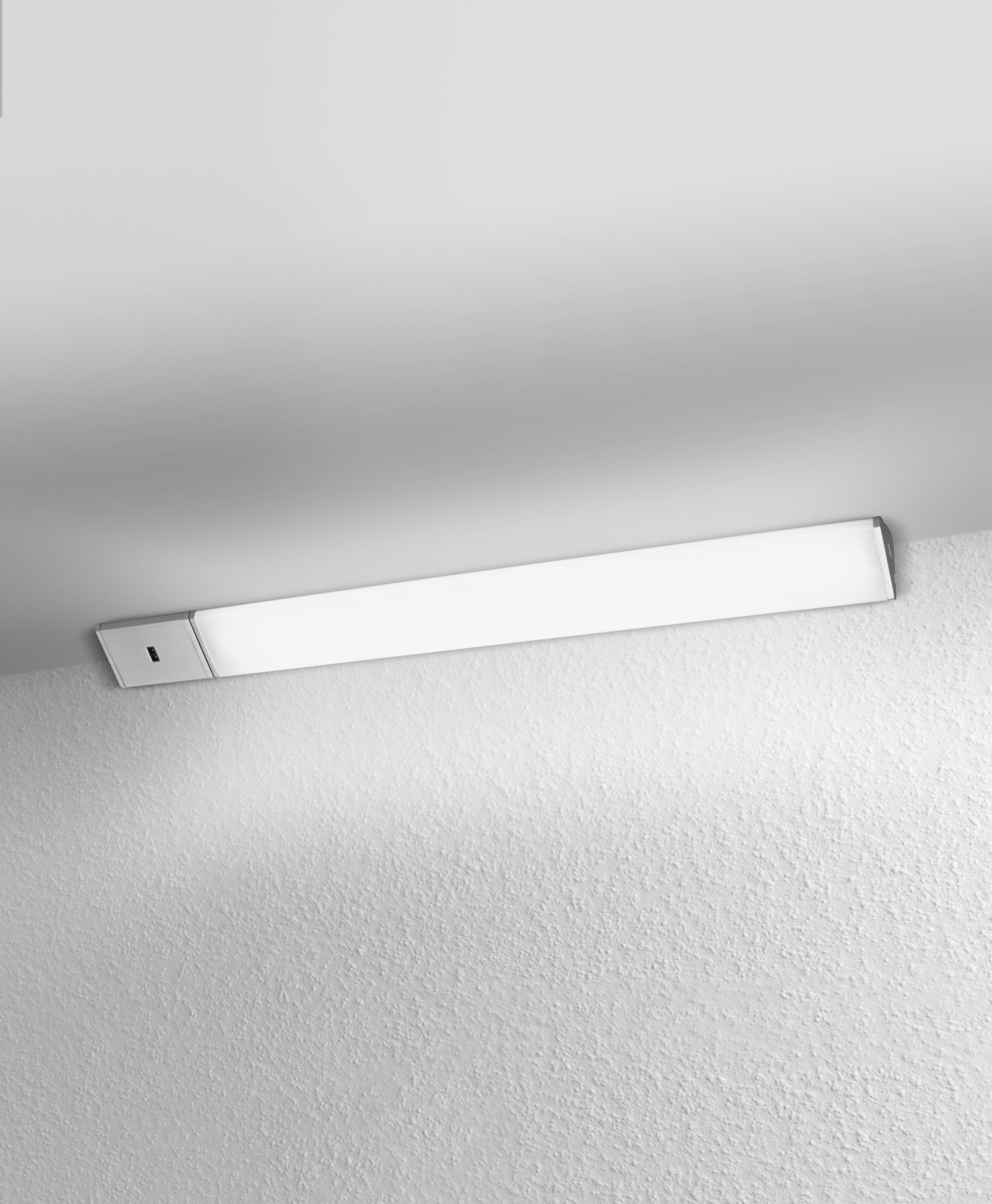 LEDVANCE LED Unterbauleuchte Cabinet Corner 350 5W/830 320lm warmweiß dimmbar grau IP20