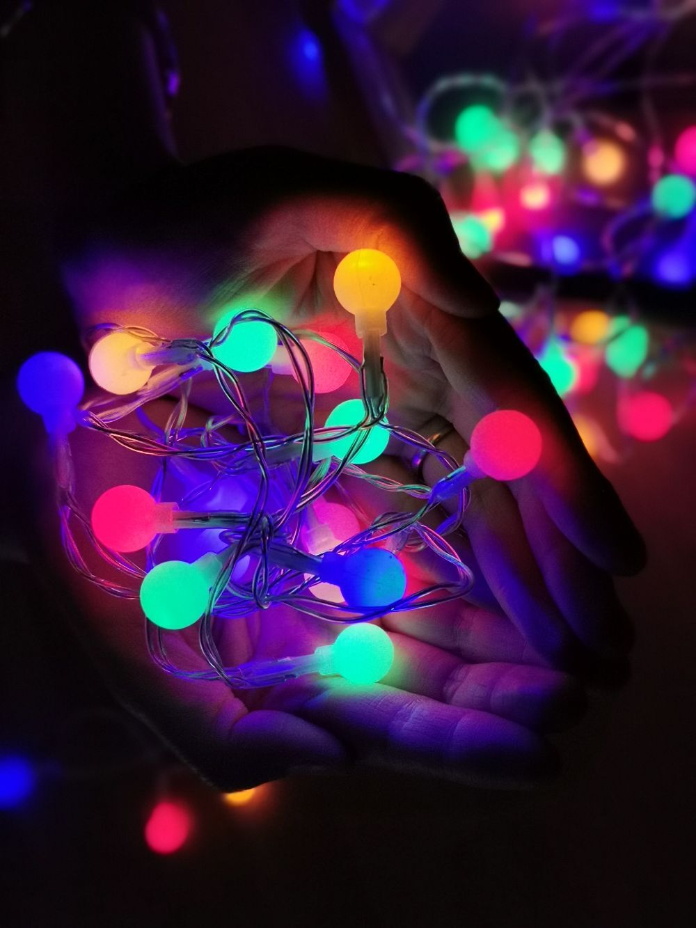 Modee Lichterkette 10m 100 LED Multicolor kleine Kugeln Kunststoff grün 3,6W 360° IP44 220-240V Netzstecker 8 Funktionen