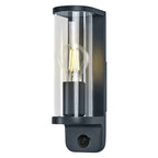 Osram Wandleuchte Endura Classic Tubular Sensor 1-flammig E27 – Anwendungsbild