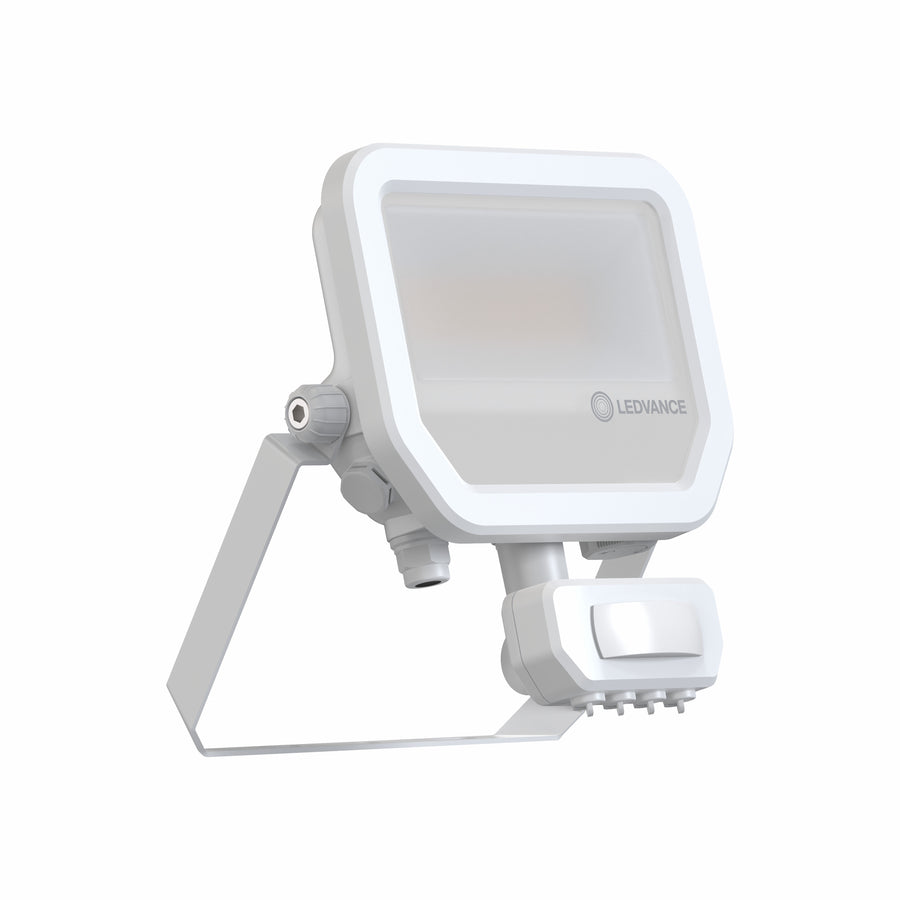 LEDVANCE LED Fluter Performance Sensor 17W 3000K 2200lm IP65 weiß