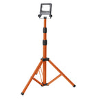 LEDVANCE LED-Arbeitsleuchte Worklight Tripod 20 W 1.800 lm 4000K neutralweiß IP65 – Ansicht stehend